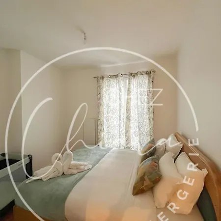 Bail Mobilite - Urban Retreat In Paris- Newly Renovated Apartment Paris
